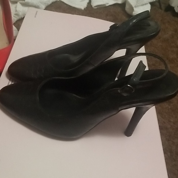Heels - Picture 2 of 3